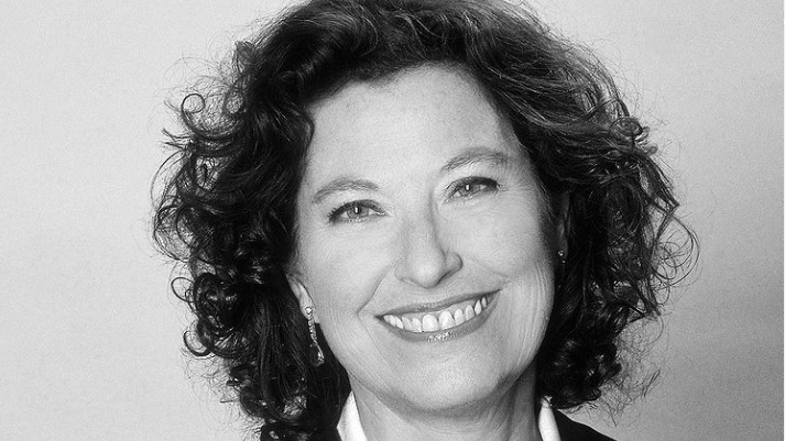 Die Schauspielerin und Richterin Ruth Herz ist im Alter von 79 Jahren verstorben. Herz spielte zwischen 2001 und 2005 sich selbst in der Hauptrolle als Richterin bei der Gerichtsshow "Das Jugendgericht". Die Schauspielerin und Richterin Ruth Herz ist im Alter von 79 Jahren verstorben. Herz spielte zwischen 2001 und 2005 sich selbst in der Hauptrolle als Richterin bei der Gerichtsshow "Das Jugendgericht".