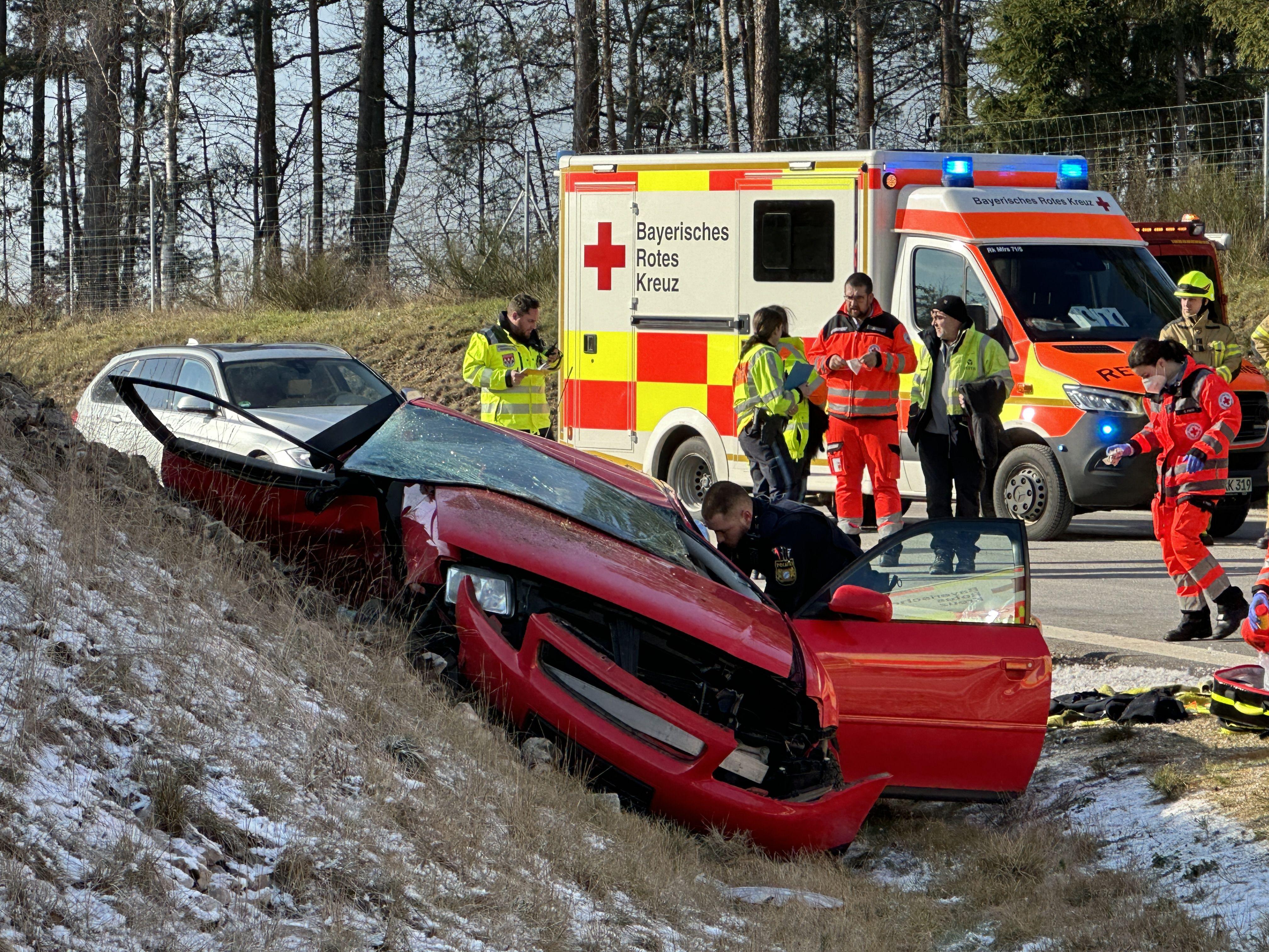 Schwerer Unfall Auf B2 Bei Wernsbach: Eine Tote, Zwei Schwerverletzte