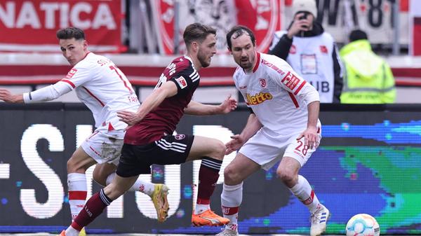 Es bleibt bei einer weiteren torlosen Halbzeit für den Club - die fünfte in der Liga in diesem Kalenderjahr. Schon in Fürth und gegen den FC St. Pauli gelang dem Club kein Treffer.