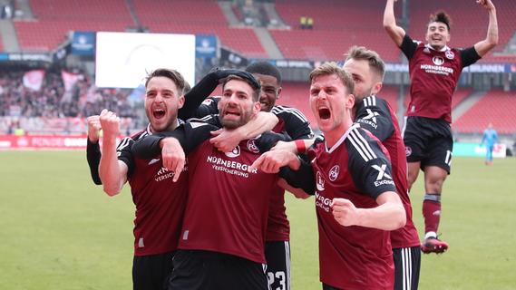 Valentini-Kracher läutet Heimsieg für den FCN ein: Die Bilder zum 1:0 gegen Regensburg