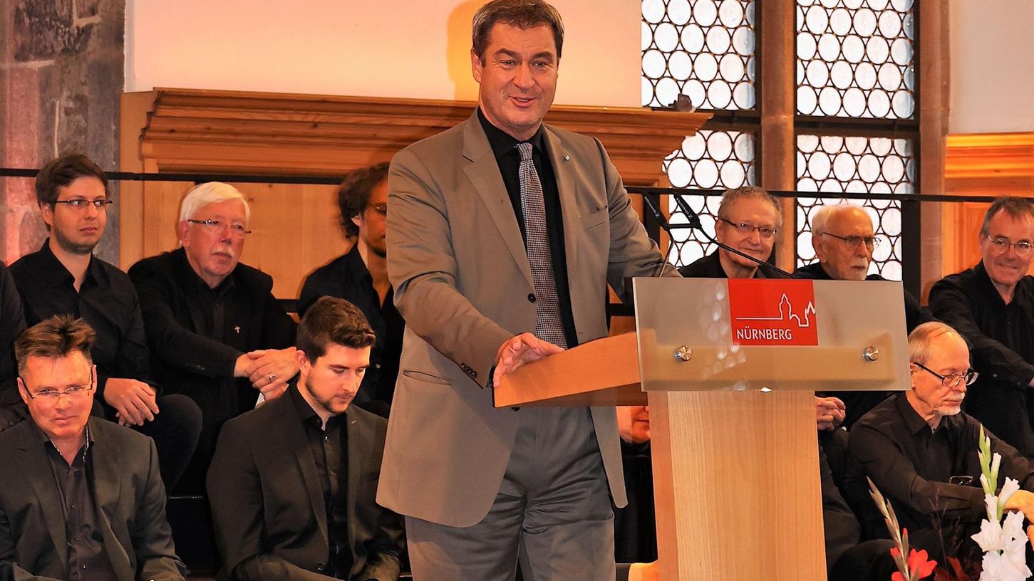 Der Moment, in dem der Ministerpräsident die Reform der Lehrerbildung in Aussicht stellte: Markus Söder hält die Festrede zum 200. Geburtstag des Nürnberger Lehrer- und Lehrerinnenvereins. Der Moment, in dem der Ministerpräsident die Reform der Lehrerbildung in Aussicht stellte: Markus Söder hält die Festrede zum 200. Geburtstag des Nürnberger Lehrer- und Lehrerinnenvereins.