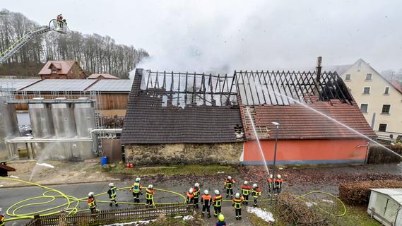 Tragischer Brand in der Brauerei Elch-Bräu in Thuisbrunn: So kämpfte die Feuerwehr um das Lebenswerk
