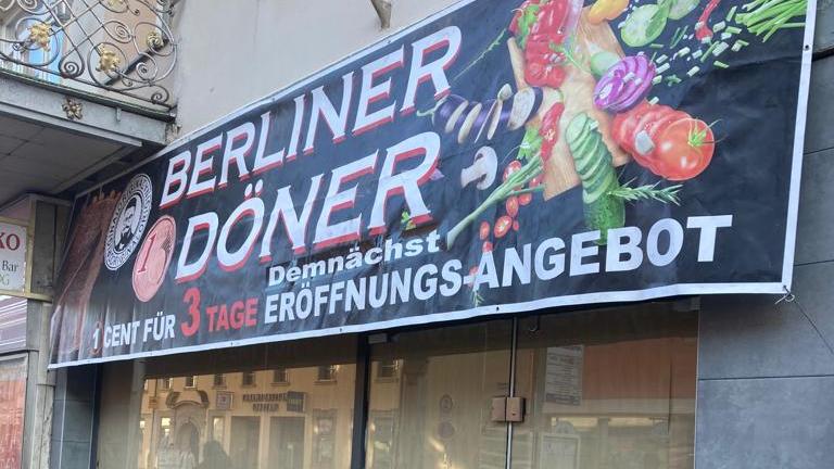 Drei Tage lang Döner für 1 Cent beim "Berliner Döner" in Erlangen.