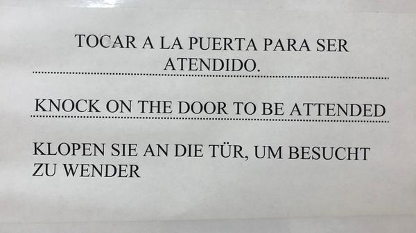 "Anbei ein Foto von einem Schild in einer Polizeistation auf Teneriffa", schreibt uns Theodor Zeiser aus Nürnberg. Alle Bilder der letzten Jahre unserer lustigen Deutschübersetzungen finden Sie hier.