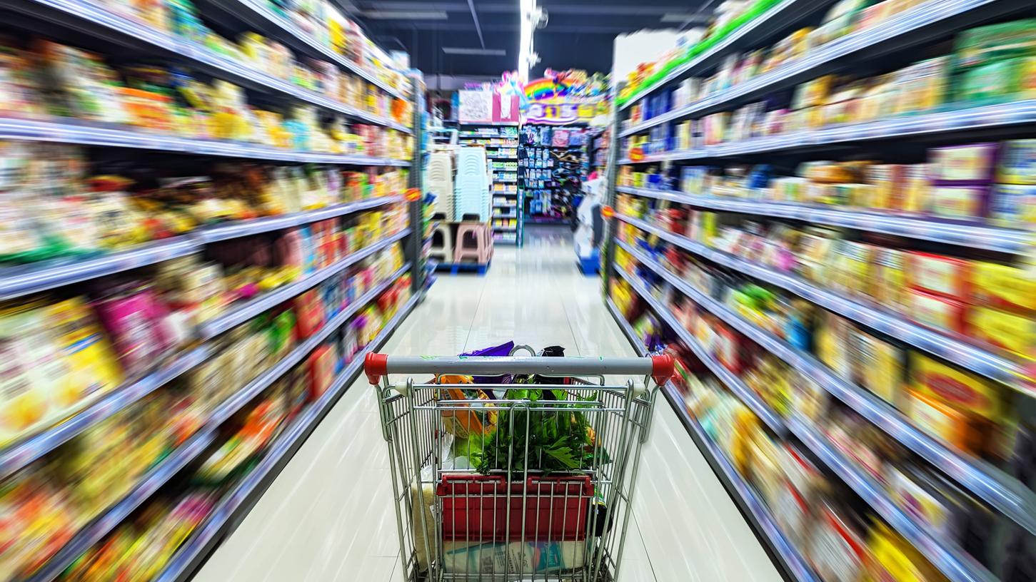 Schon seit geraumer Zeit werden Insekten in der Lebensmittelproduktion verwendet, beispielsweise zur Herstellung eines Farbstoffs und als Überzug von Süßigkeiten und Nüssen.