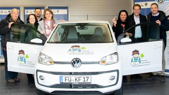 Dank Spenden: Förderverein der Fürther Kinderklinik schafft neues Auto für die Baby-Hilfe an