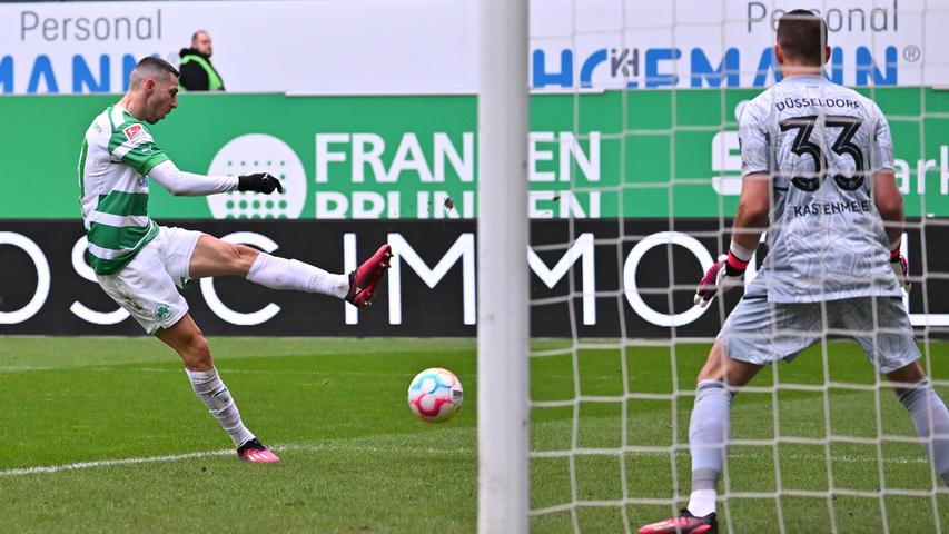 Fürth erkämpft sich das 2:1 - Die Bilder zum Arbeitssieg gegen Fortuna Düsseldorf