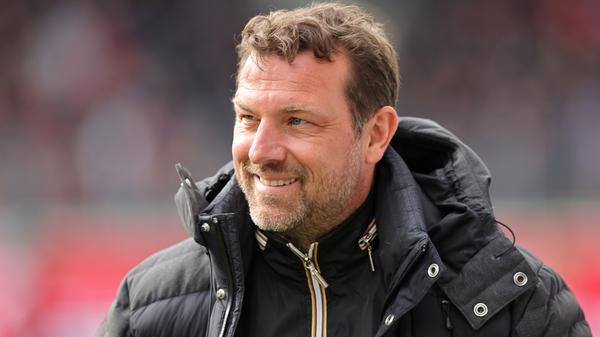Club-Trainer Weinzierl warnte im Vorfgeld vor der schwierigen Aufgabe in Heidenheim: "Nicht auffressen lassen" dürfe man sich in Heidenheim. Doch die Anfangsphase zeigt, dass diese Botschaft offenbar nicht bei seinem Team angekommen war.