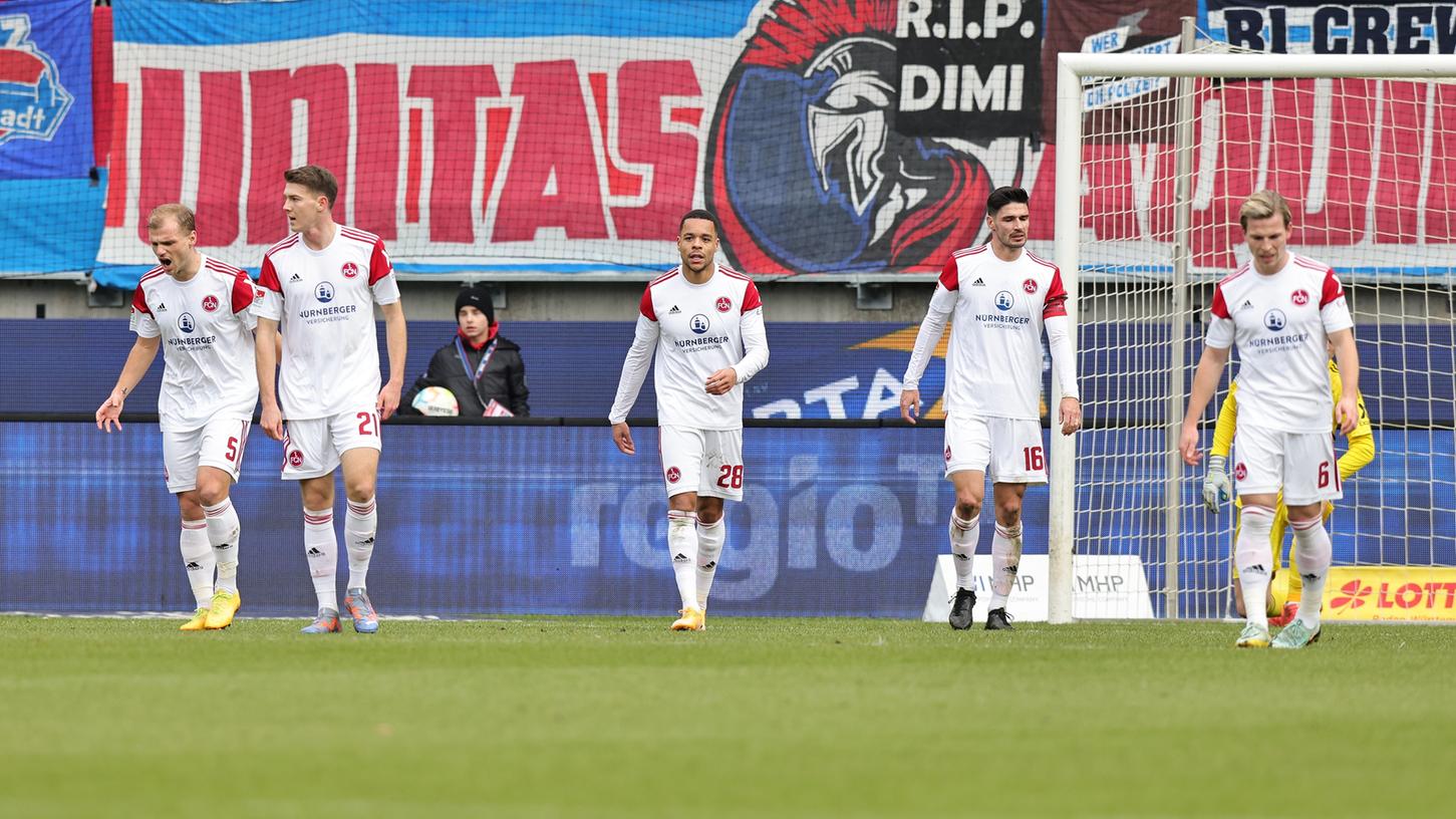 Mit einer satten 0:5-Niederlage lässt sich der 1. FC Nürnberg in Heidenheim vom Aufstiegskandidaten auseinandernehmen.