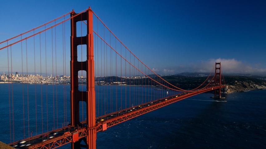 Die berühmte Golden-Gate-Bridge, das Wahrzeichen San Franciscos. Die berühmte Golden-Gate-Bridge, das Wahrzeichen San Franciscos.