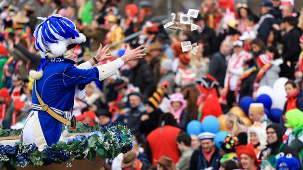 KINA - Köln feiert 200 Jahre Rosenmontagsumzug