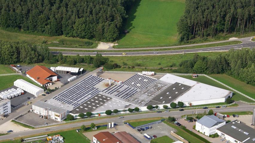 Der Möbelhersteller F+S produziert weiterhin am Standort Weidhausen im Landkreis Coburg.