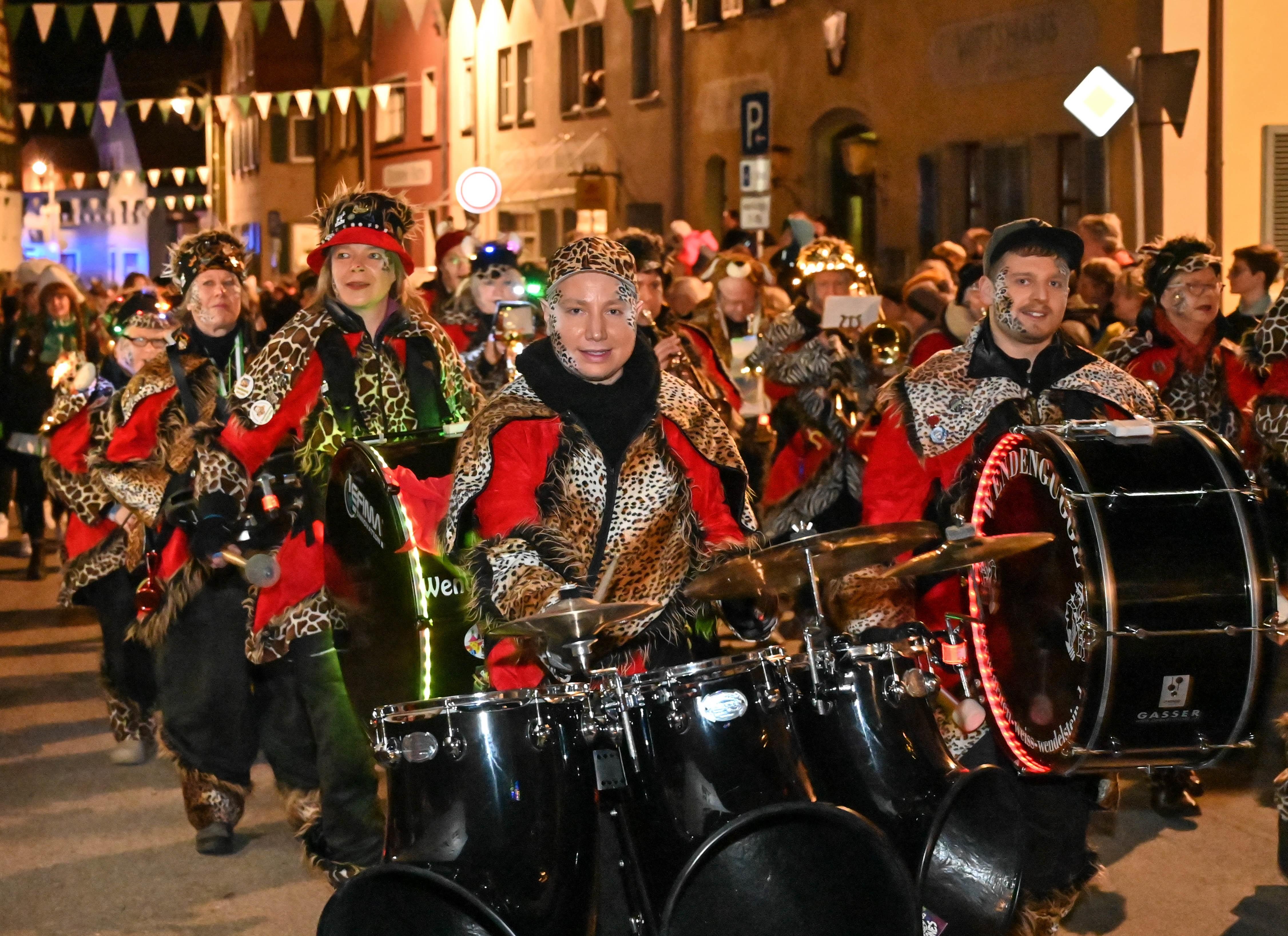 Mit Musik geht es durch Spalts Straßen. 