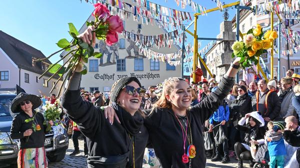 Mit viel „Gredonia helau!“ zogen die Narren durch Gredings Straßen. Die letzten Faschings-Stunden wurden gebührend gefeiert.