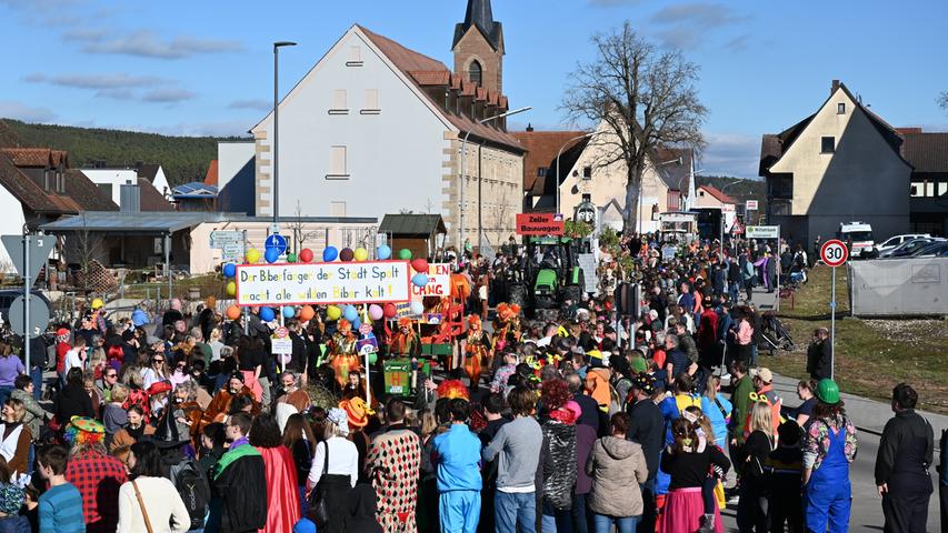 Die bunten Kostüme und Wagen begeisterten in der Faschingshochburg auch in diesem Jahr die Zuschauer. 
