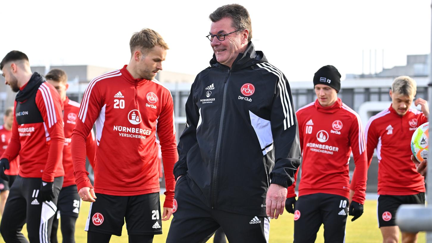 Wieder auf Sendung: Trainer Dieter Hecking. Wieder auf Sendung: Trainer Dieter Hecking.