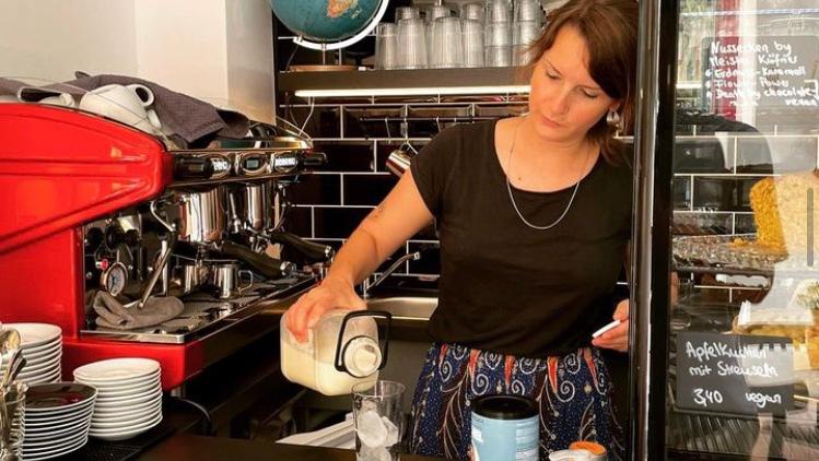 Allen Widrigkeiten getrotzt: Das Café Mondial in Gostenhof feiert mit seinen Gästen