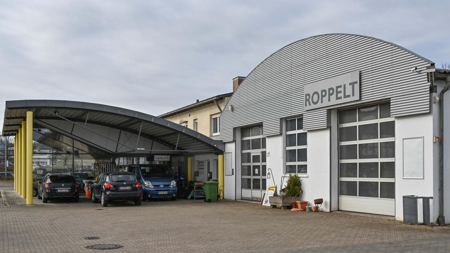 Die frühere Autowerkstatt "Roppelt" in der Hilpoltsteiner Heidecker Straße soll abgerissen werden.