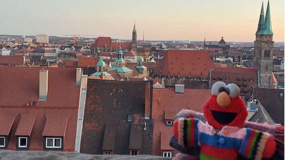 Wer hat Elmo gesehen? Instagram-Touristin verliert ihr Erkennungszeichen in Nürnberg