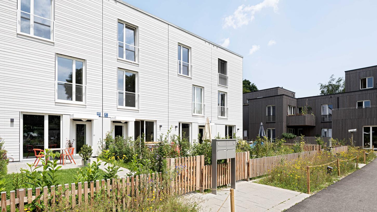 Ein ähnliches Mehrgenerationenobjekt wie das der Baugemeinschaft Prinz Eugen Park, das mit dem Architekturbüro PLAN-Z in München geplant wurde, will die Projektgruppe in Hilpoltstein umsetzen. Ein ähnliches Mehrgenerationenobjekt wie das der Baugemeinschaft Prinz Eugen Park, das mit dem Architekturbüro PLAN-Z in München geplant wurde, will die Projektgruppe in Hilpoltstein umsetzen.