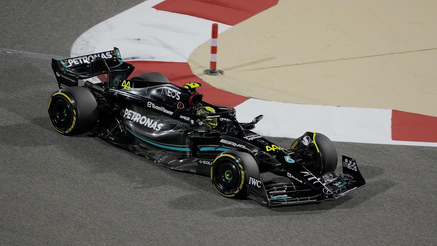 Der Mercedes-Wagen von Lewis Hamilton hoppelt nicht mehr.