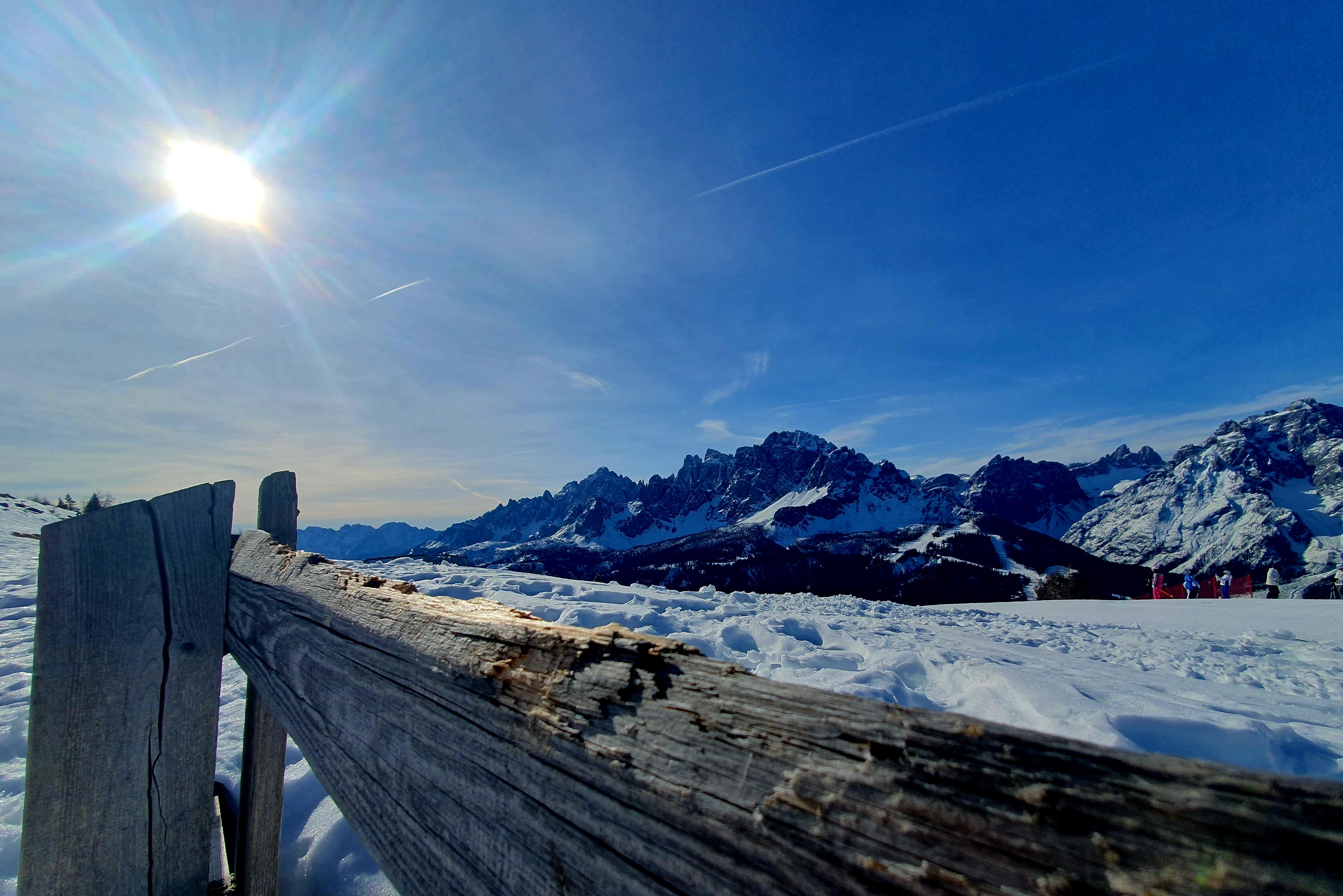Blick auf die gigantische Bergwelt der Dolomiten.