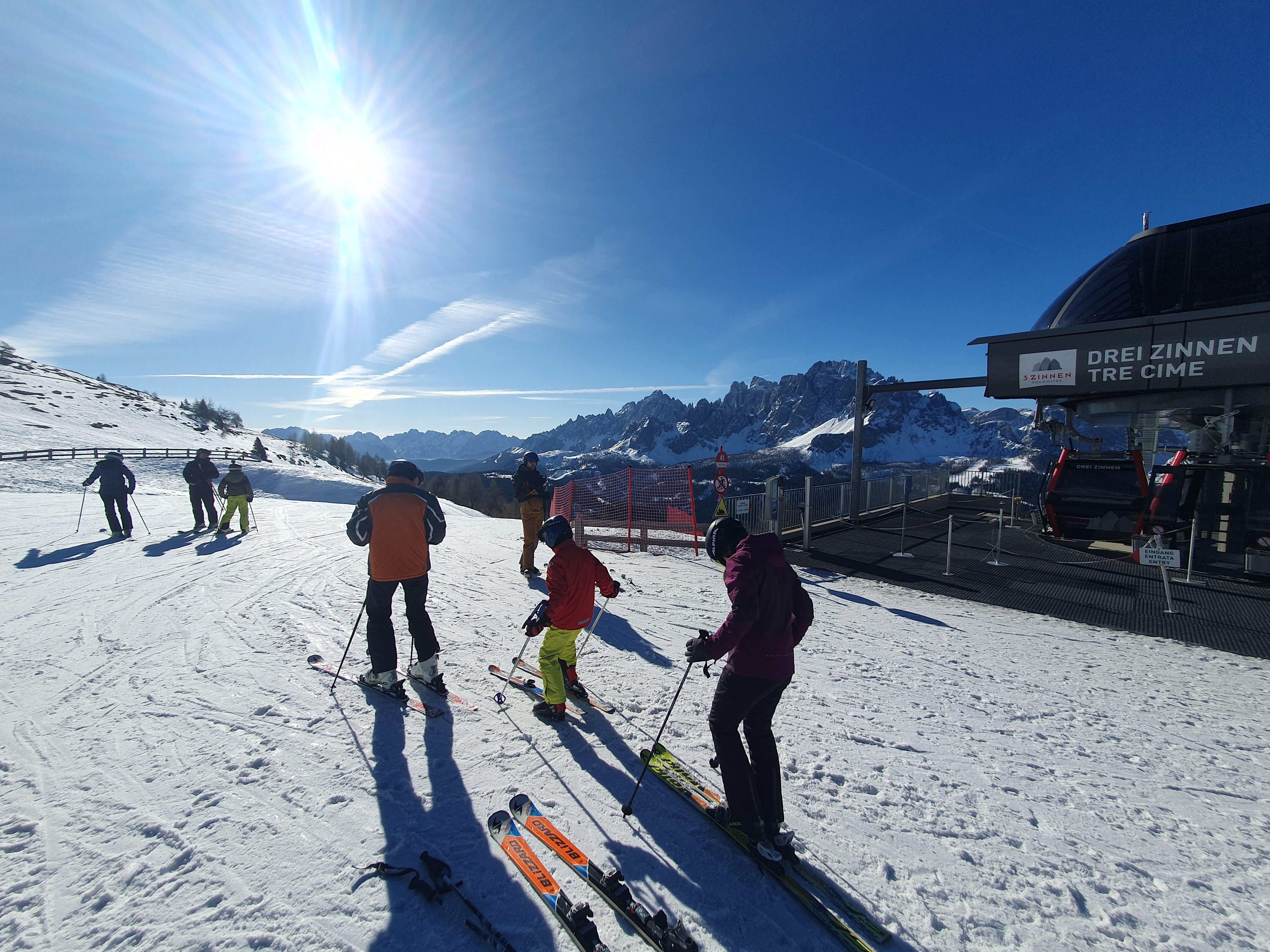Am nächsten Tag wieder strahlender Sonnenschein auf den Pisten.