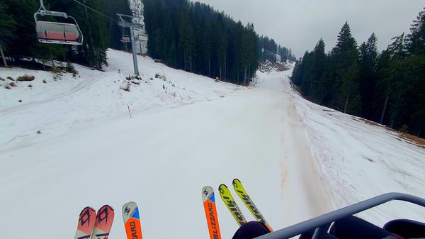 ... die Pisten sind so leer wie auf diesem Foto. Diese Abfahrt ist sogar über 5 Kilometer lang. Ein Traum für Carver und Genussfahrer.
