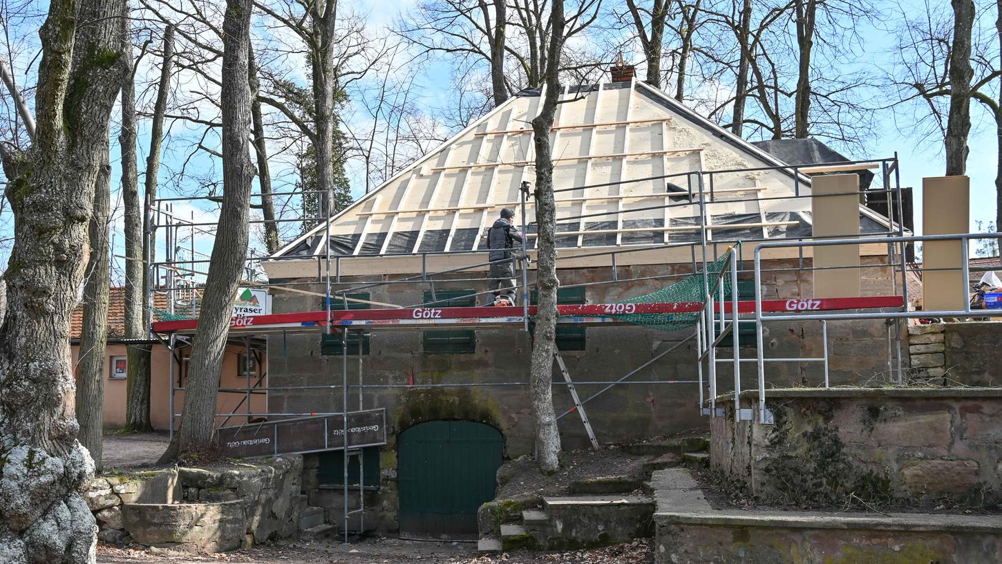 Der Dachstuhl des Hilpoltsteiner Kreuzwirtskellers wird erneuert.