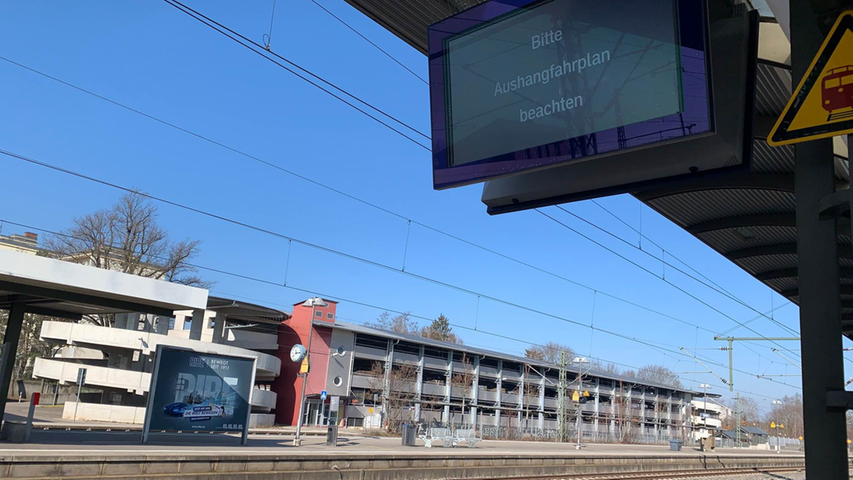 Dann war der Strom wieder da: Auch am Schwabacher Bahnhof waren die Auswirkungen des Stromausfalls am Mittwochvormittag zu spüren.