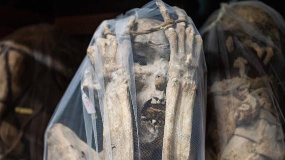 Mann führte eine Beziehung mit einer 800 Jahre alten Mumie - dann schritten die Behörden ein