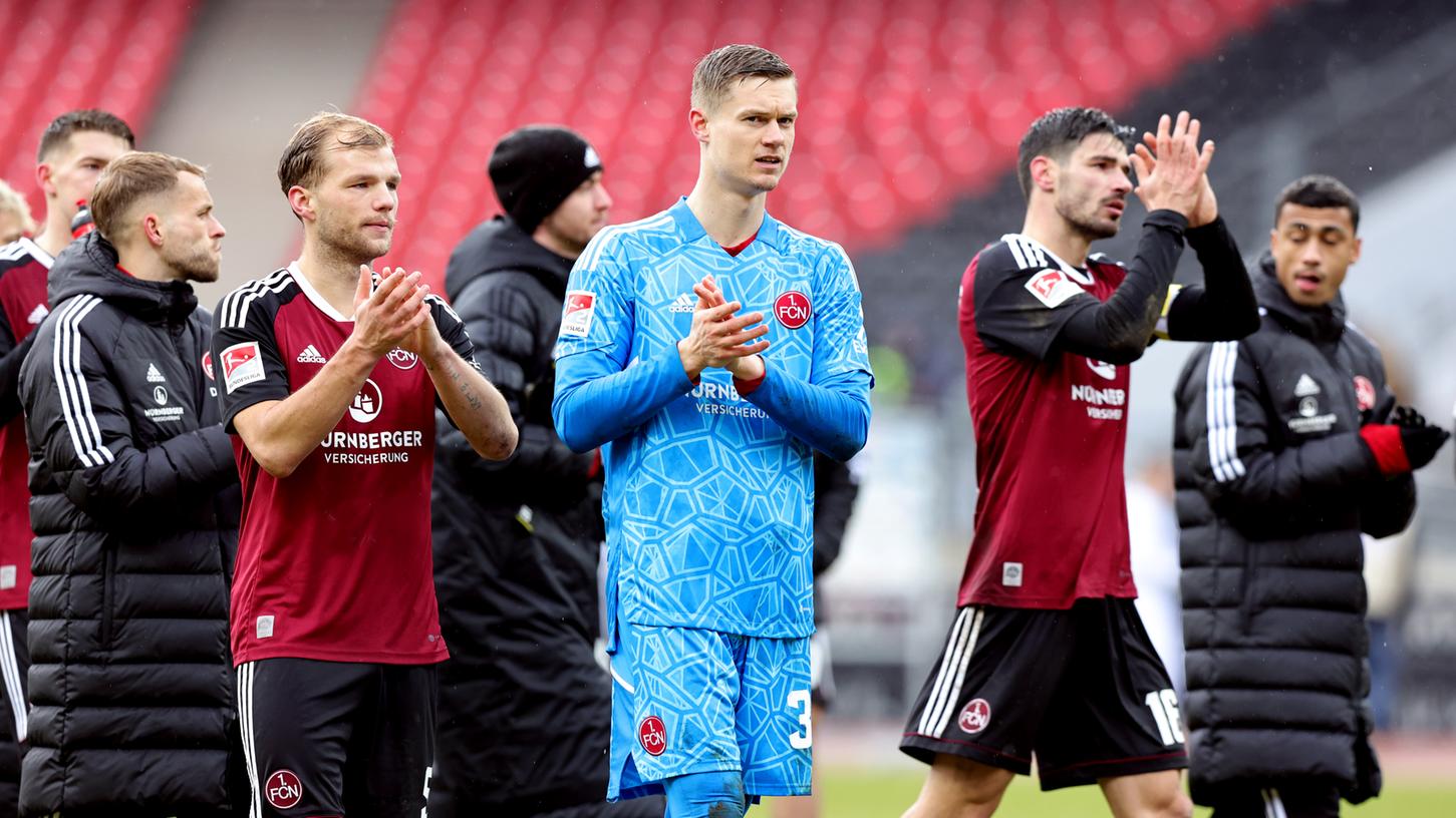 Fußball spielen, gewinnen, den Fans applaudieren und wieder zurück nach Nürnberg: Wäre ein Plan für den Samstag, sagt aber niemand beim Club.