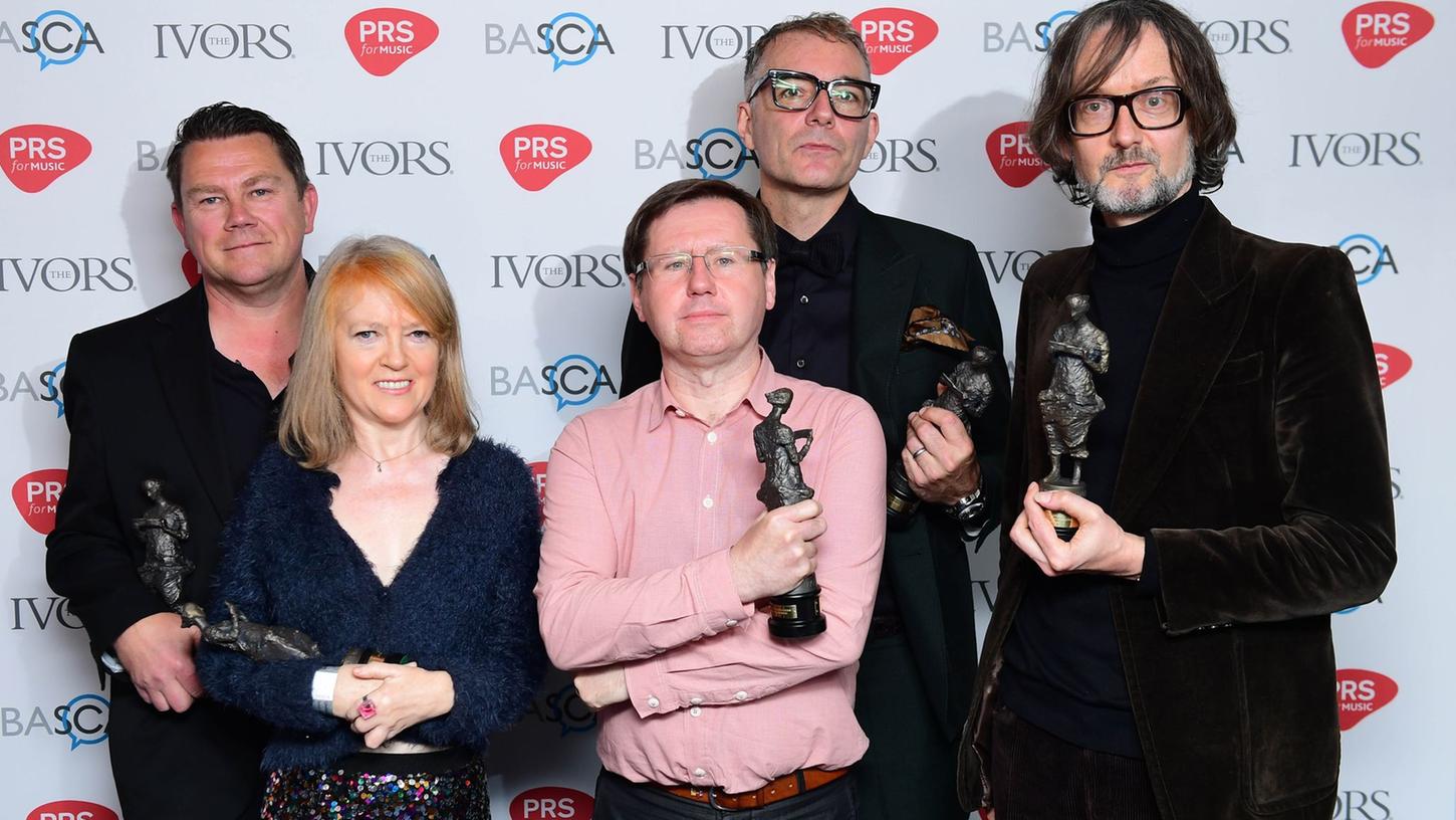 Nick Banks (l-r), Candida Doyle, Mark Webber, Steve Mackey und Jarvis Cocker von Pulp. Nick Banks (l-r), Candida Doyle, Mark Webber, Steve Mackey und Jarvis Cocker von Pulp.