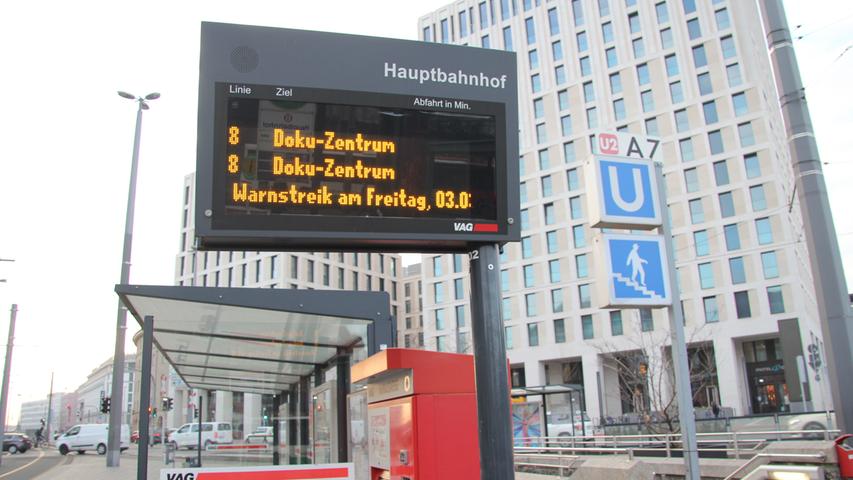 Die Tram-Bahn der Linie 8, die sonst zwischen Hauptbahnhof und Grand Hotel abfährt, ist heute nicht zu sehen.