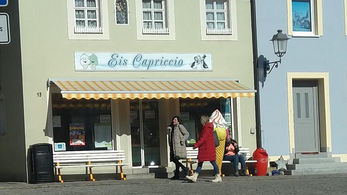 In Schlüsselfeld hat die Eisdiele Capriccio bereits geöffnet. In Schlüsselfeld hat die Eisdiele Capriccio bereits geöffnet.