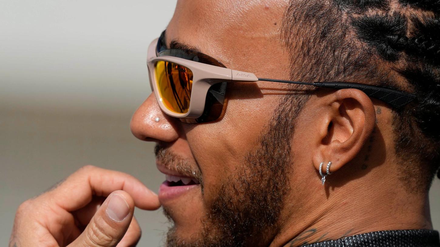Mercedes-Pilot Lewis Hamilton startet dieses Wochenende in Bahrain in die neue Formel-1-Saison. Mercedes-Pilot Lewis Hamilton startet dieses Wochenende in Bahrain in die neue Formel-1-Saison.
