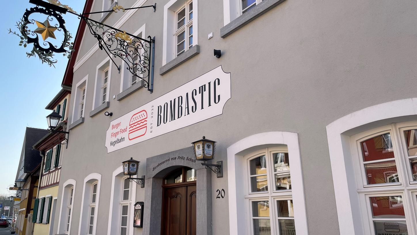 Bombastic heißt das Burger-Restaurant, das nun in der ehemaligen Traditions-Pizzeria Stern zu Hause ist. Bombastic heißt das Burger-Restaurant, das nun in der ehemaligen Traditions-Pizzeria Stern zu Hause ist.