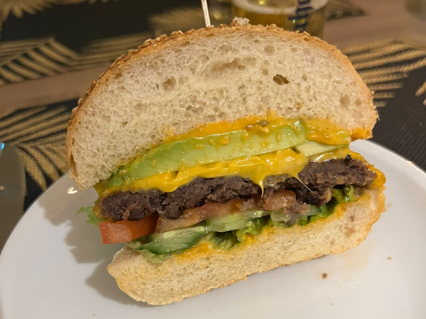 Burger sind eine der Spezialitäten im Bombastic. Burger sind eine der Spezialitäten im Bombastic.