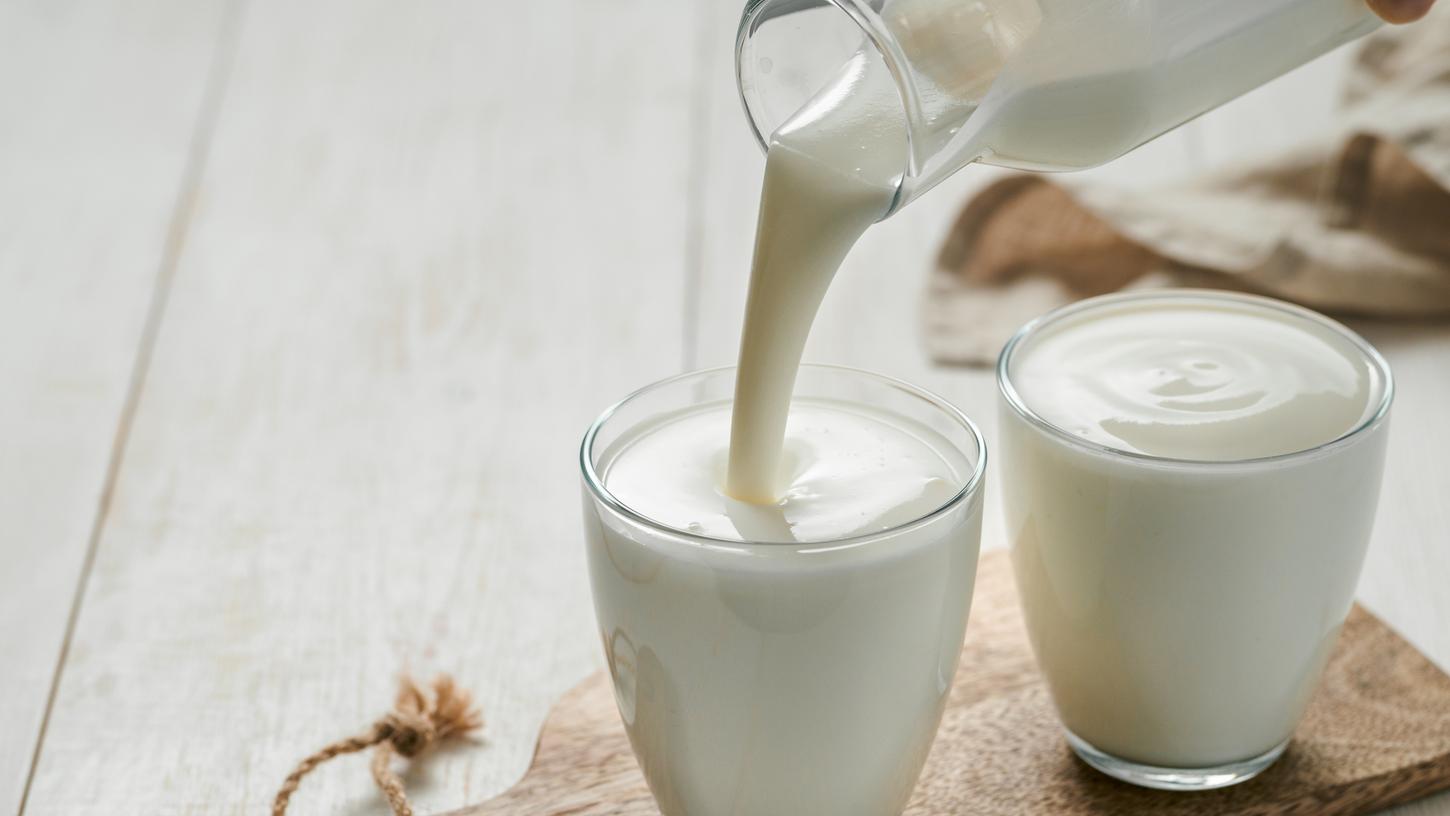 Kefir wird mitunter mit Buttermilch oder Ayran verwechselt, das sind aber andere Getränke. Die Unterschiede erfahren Sie hier.