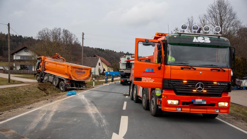 Die B299 war mehrere Stunden gesperrt.