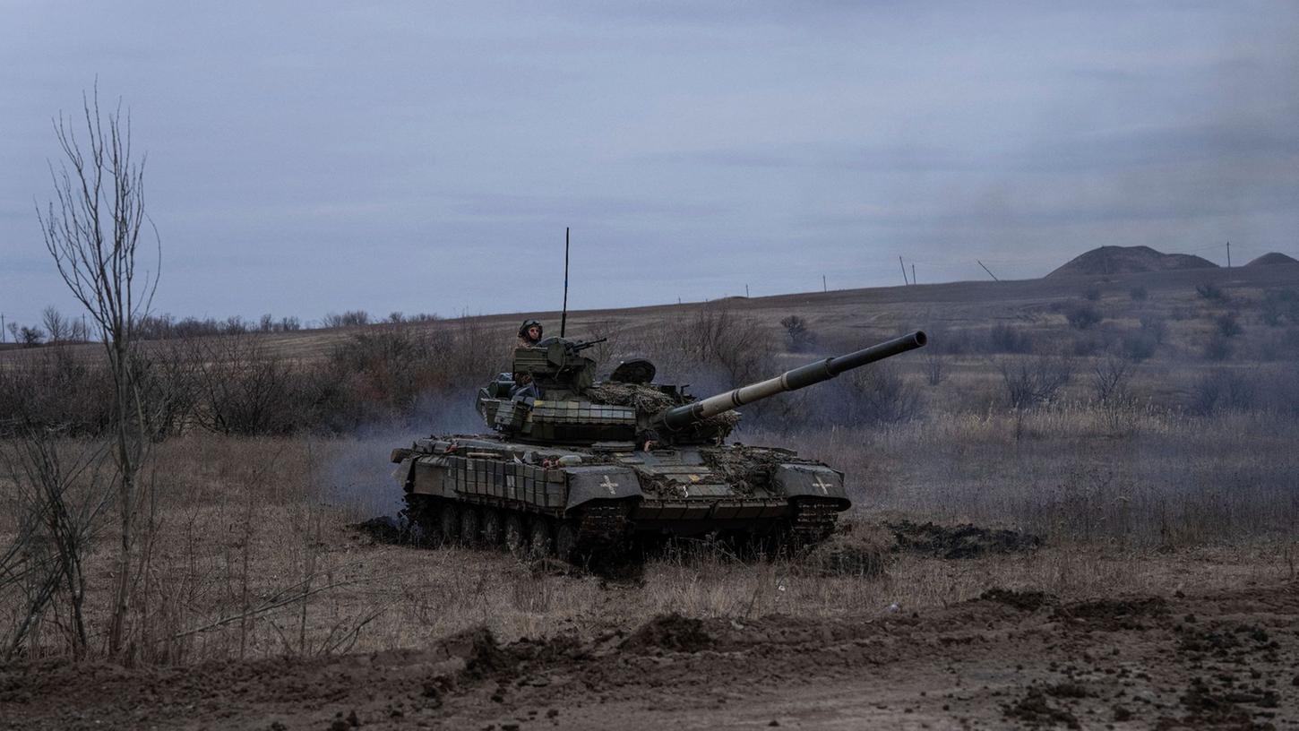 Ein ukrainischer Panzer in der Nähe von Bachmut. Ein ukrainischer Panzer in der Nähe von Bachmut.