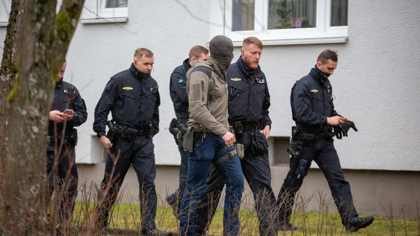 Nach schussähnlichen Geräuschen: SEK stürmt Wohnung in Mittelfranken