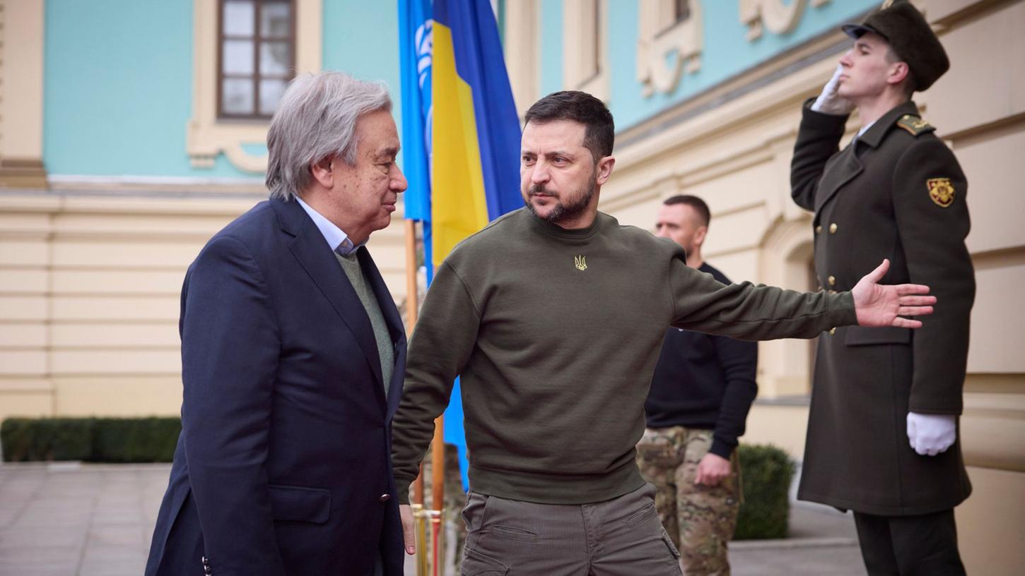 Der ukrainische Präsident Wolodymyr Selenskyj empfängt UN-Generalsekretär António Guterres in Kiew. Der ukrainische Präsident Wolodymyr Selenskyj empfängt UN-Generalsekretär António Guterres in Kiew.