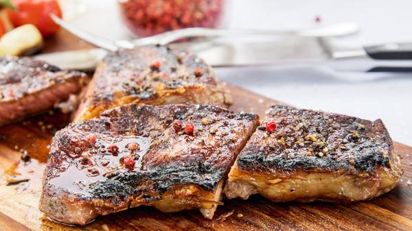 Ein gutes Stück Grillfleisch. Lecker.