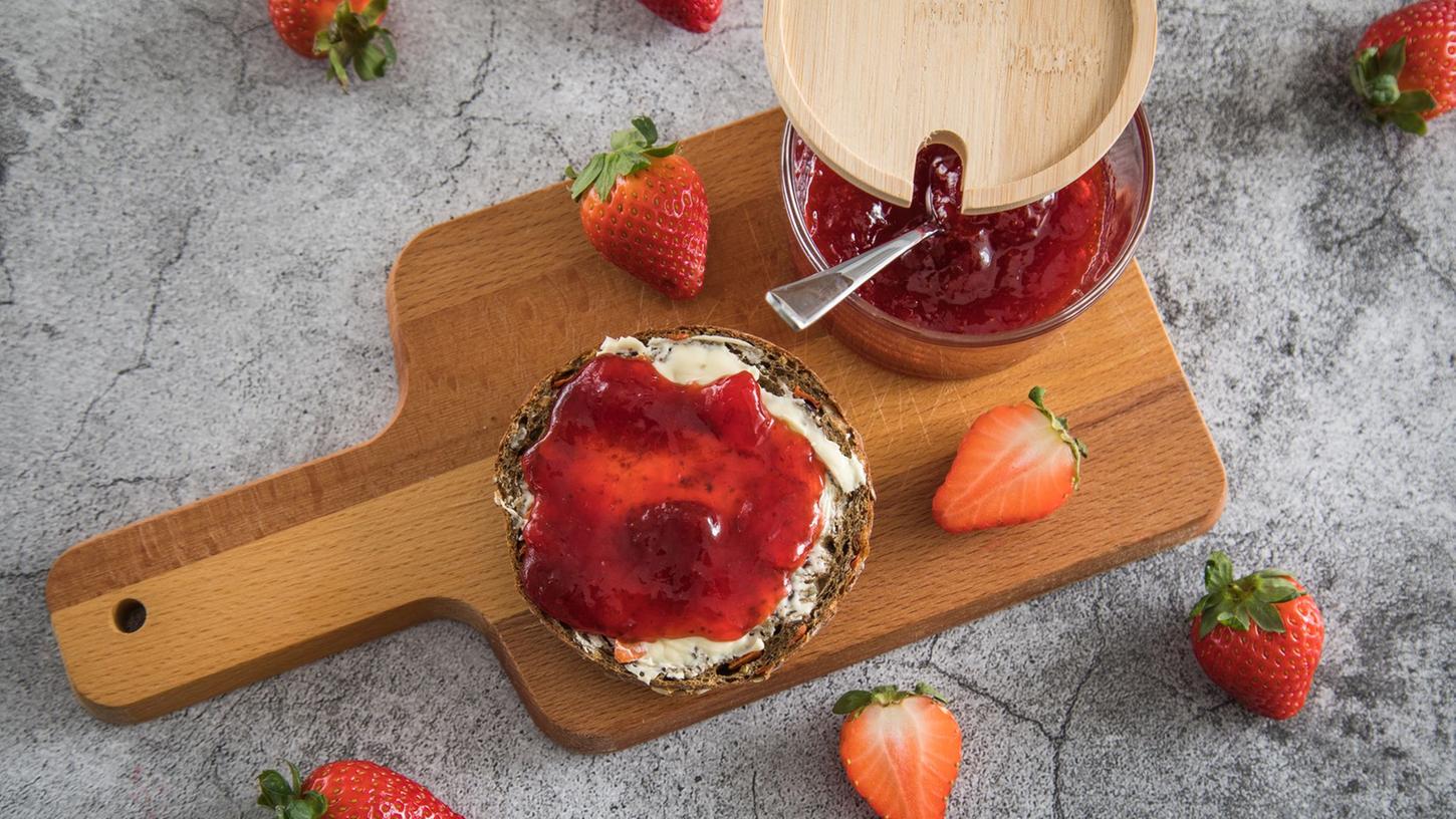 Einfach lecker: Erdbeer-Marmelade gehört zu den Klassikern aus den süßen Früchten.