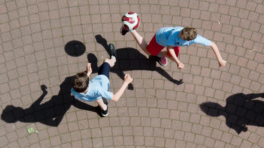 Für Kinder stehen beim Fußball Spaß und Bewegung im Vordergrund.