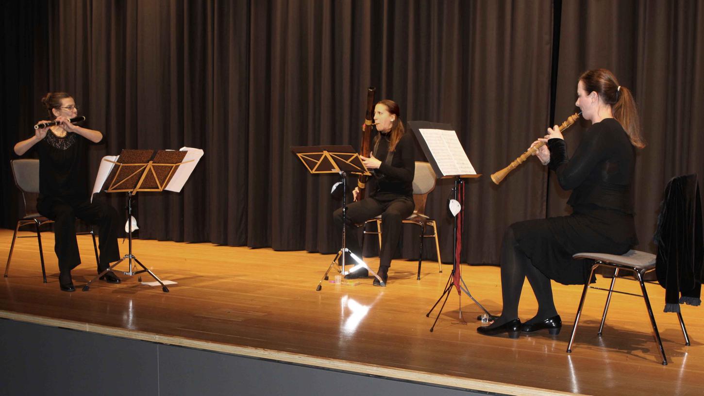 Das Trio „La Selva Armonica“ lässt „Original Klassik aus historischen Instrumenten“ erklingen. Das Trio „La Selva Armonica“ lässt „Original Klassik aus historischen Instrumenten“ erklingen.