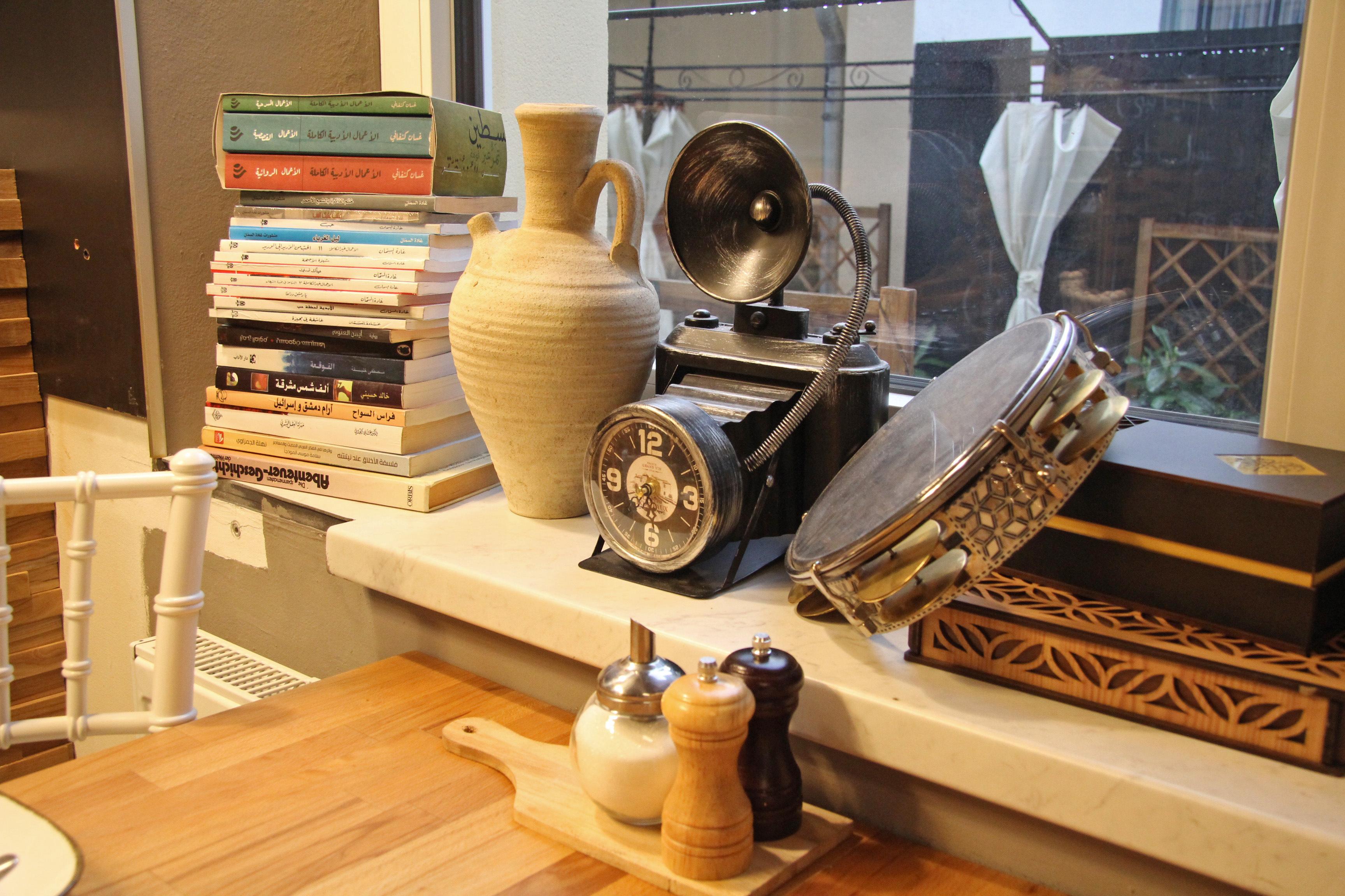 Auch auf Deko-Gegenstände legt sie viel Wert und dekoriert auch immer wieder um.