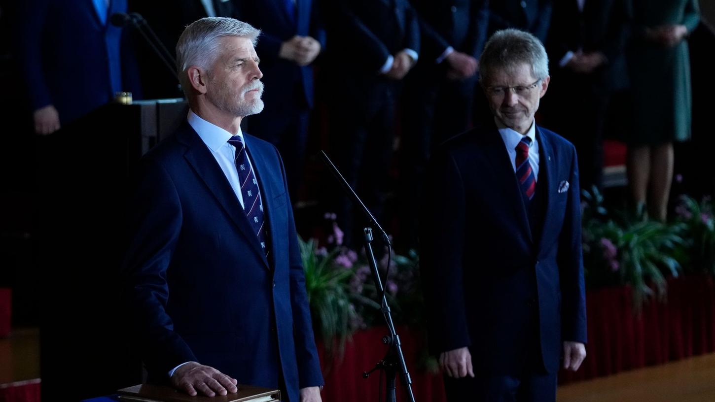 Tschechien ExGeneral Pavel als Präsident vereidigt