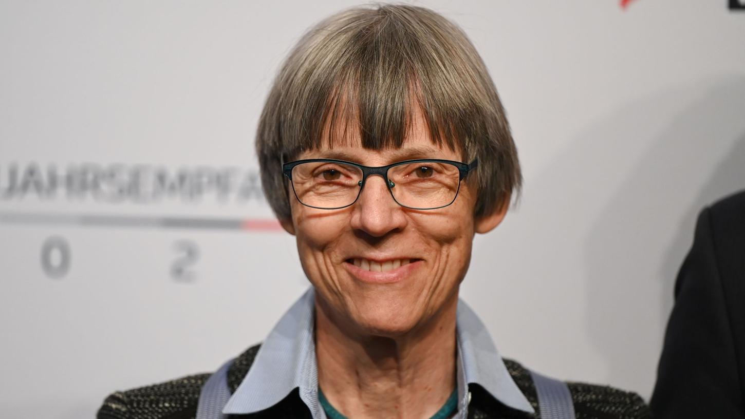 Sylvia Schenk, Juristin und Menschenrechtsexpertin, äußert sich über DFB-Präsident Bernd Neuendorf vor dem Jahrestag von dessen Wahl. Sylvia Schenk, Juristin und Menschenrechtsexpertin, äußert sich über DFB-Präsident Bernd Neuendorf vor dem Jahrestag von dessen Wahl.